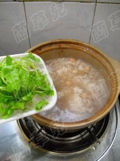 荠菜莲藕烫饭步骤7
