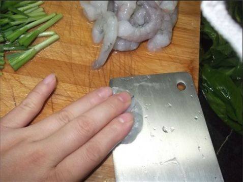 虾仁韭菜炒蛋饭步骤2