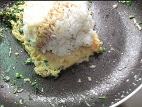 虾仁韭菜炒蛋饭步骤7