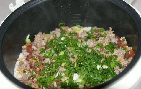 酱香葱味肉馅腊肠拌饭步骤6