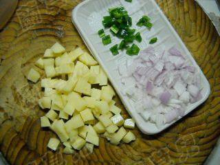 咖喱牛肉土豆焖饭步骤2