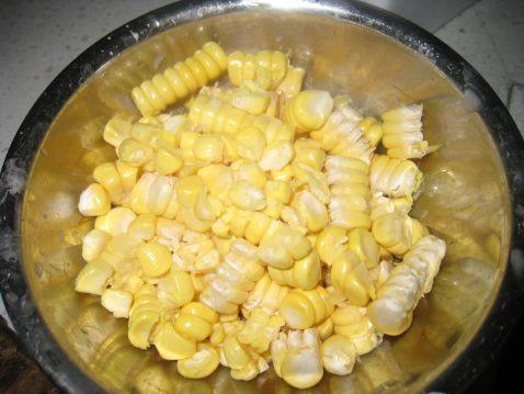 松仁玉米炒饭步骤2