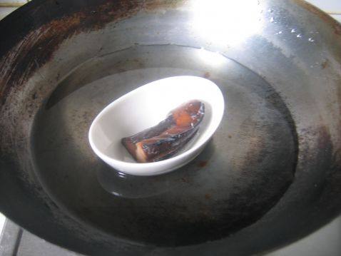 口蘑卷心菜炒饭步骤2