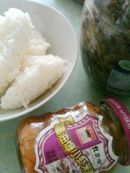 虾皮酸菜泡饭步骤1