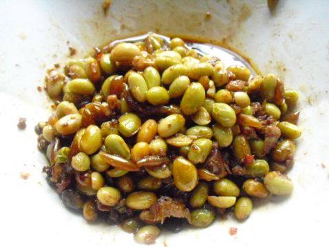 青豆肉末闷锅饭步骤3