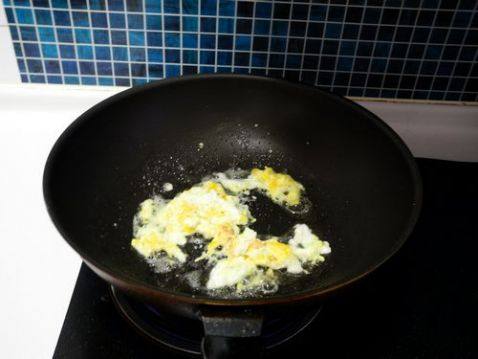 肉松蛋炒饭步骤3