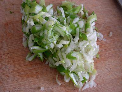 鸡蛋白菜炒饭步骤2