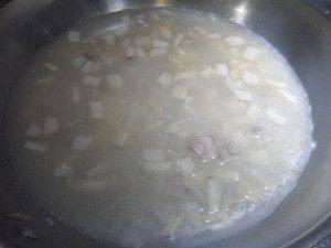 蘑菇鸡肉饭步骤7