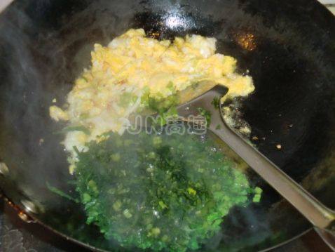 菠菜鸡蛋炒米饭步骤6