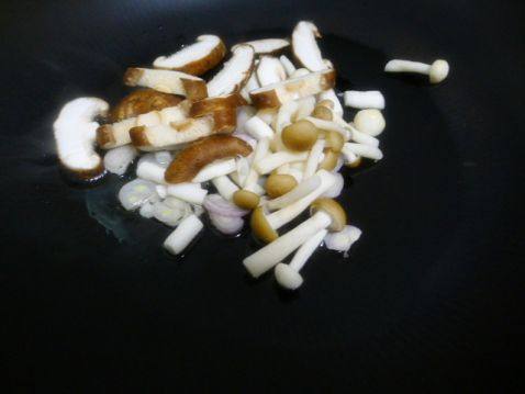 三色杂菜饭步骤5
