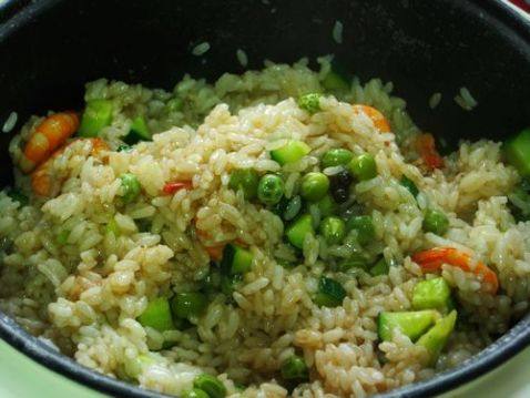 虾仁青豆饭步骤9
