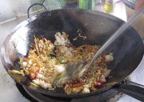 瘦肉土豆丝炒饭步骤6