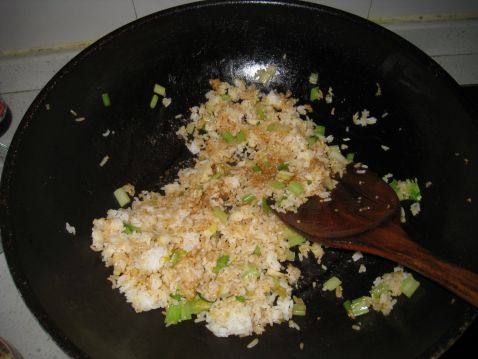 虾仁鸡蛋炒饭步骤8