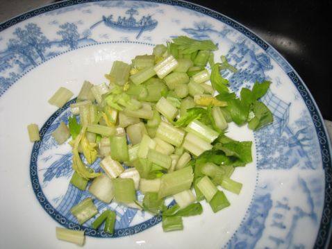 虾仁鸡蛋炒饭步骤2