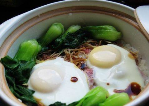 腊肠煲仔饭步骤3