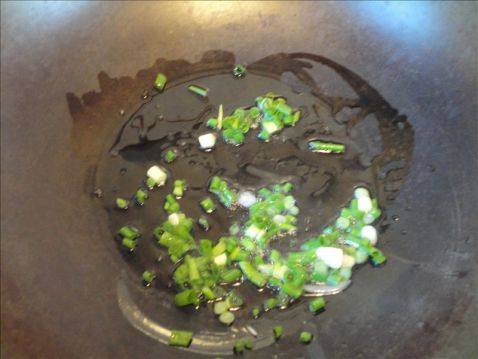 豆丹辣白菜炒饭步骤3