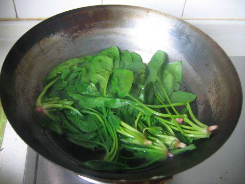 培根松仁菠菜饭步骤3