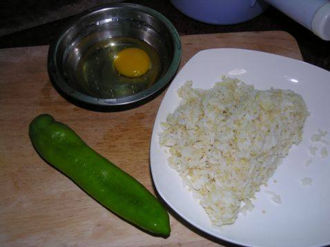 杭椒蛋炒饭步骤1