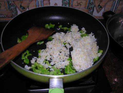 杭椒蛋炒饭步骤5