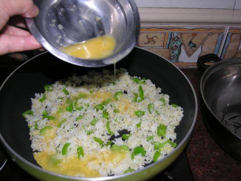杭椒蛋炒饭步骤7