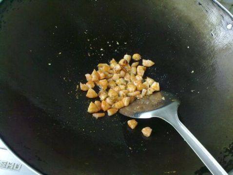 南瓜虾仁炒饭步骤5