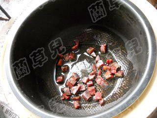 红薯腊肠焖饭步骤3