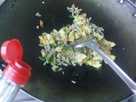 包菜虾仁蛋炒饭步骤10