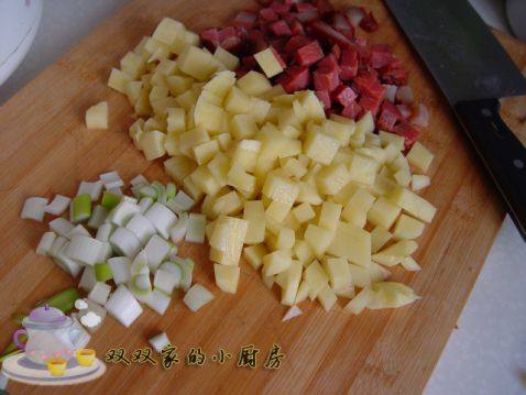土豆腊肉饭步骤2