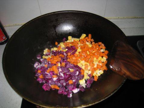 鲜蔬炒饭步骤5