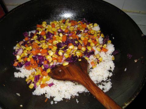 鲜蔬炒饭步骤8