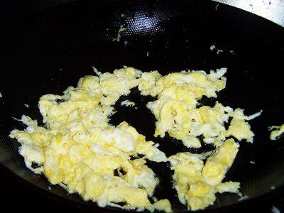六月鲜酱油炒饭步骤3