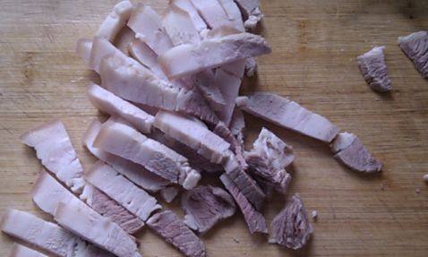 刀豆焖肉饭步骤2