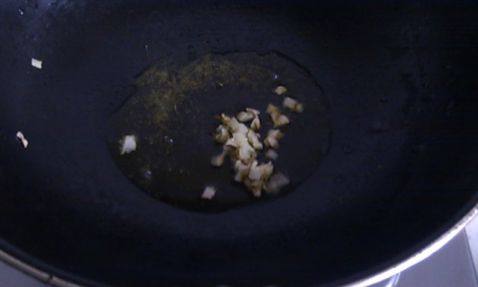 刀豆焖肉饭步骤3