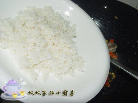 虾仁白果蛋炒饭步骤14