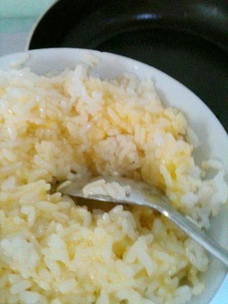 虾仁菜脯蛋炒饭步骤3