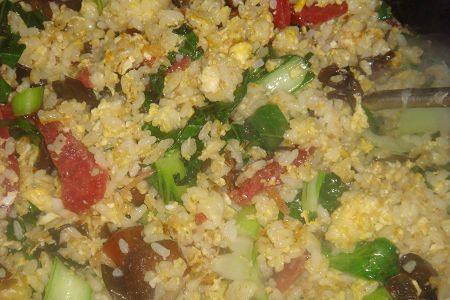 香肠青菜蛋炒饭步骤5