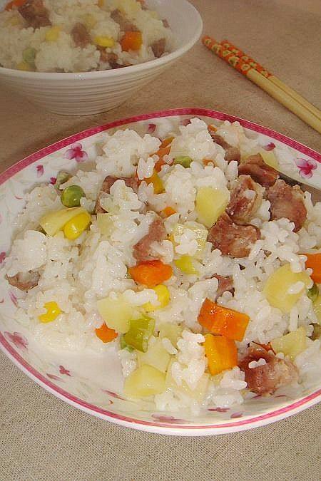 五彩腊肠饭步骤6