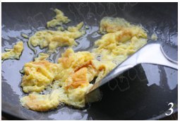 韩式辣白菜炒饭步骤3