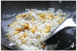 韩式辣白菜炒饭步骤4