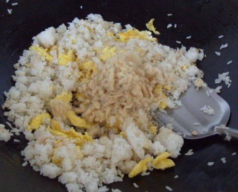 肉松炒饭步骤5