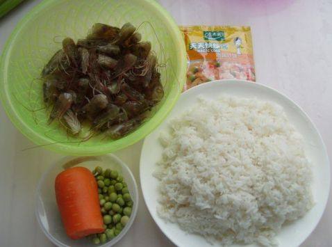 虾头青豆炒饭步骤1
