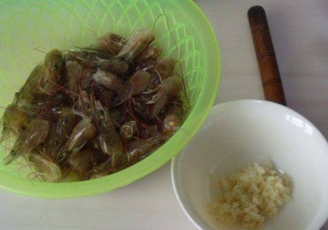 虾头青豆炒饭步骤3