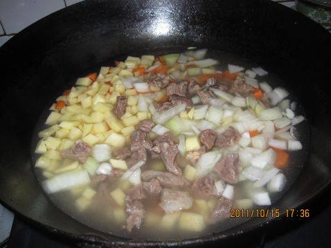 香味扑鼻——咖喱牛肉步骤5