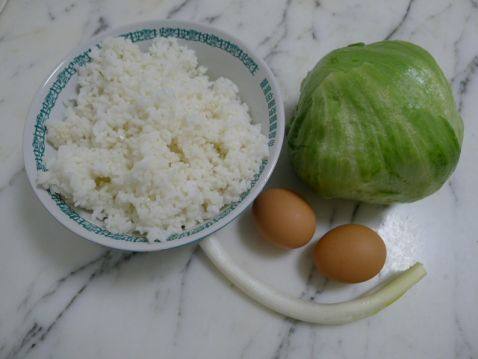 生菜丝蛋炒饭步骤1