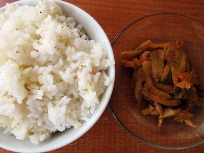 榨菜肉丝炒高粱米饭步骤1