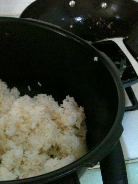 鲍虾什锦炒饭步骤7