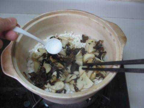 菌菇炖饭步骤8