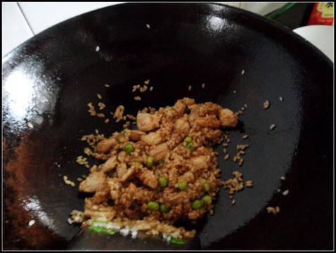 豌豆椒盐米饭步骤6