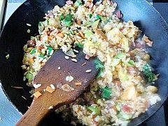 爽口泡菜炒饭步骤6