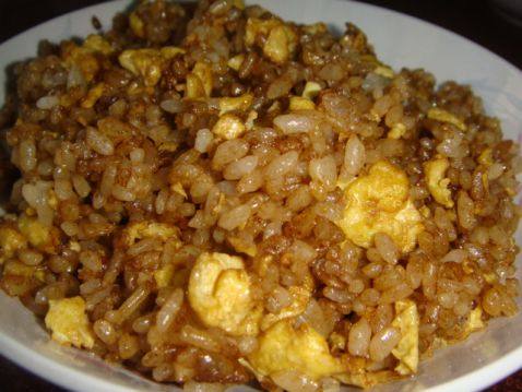 酱油鸡蛋炒饭步骤6